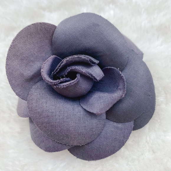 Chanel Black Camellia Brooch - Picture 5 of 8
